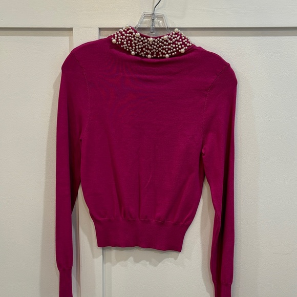 Elegant Fuchsia Sweater with Pearl Embellishments - Picture 5 of 6